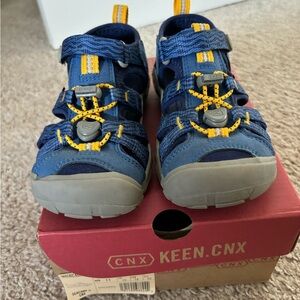 Keens size 11 kids - like new